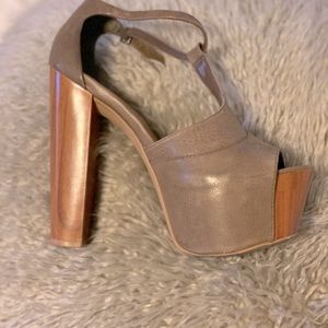 Jessica Simpson Platform wedges size 6